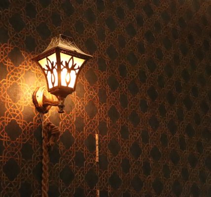 Photo Totem Floor Lamp